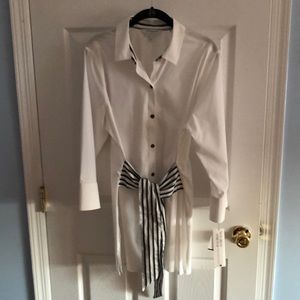 White no iron stretch tunic length button down shirt from Foxcroft, NYC. Size 14